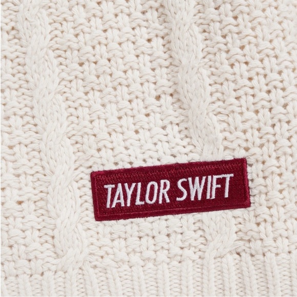 Official Taylor Swift Red TV Album Cardigan 2025 - Picture 2 of 8